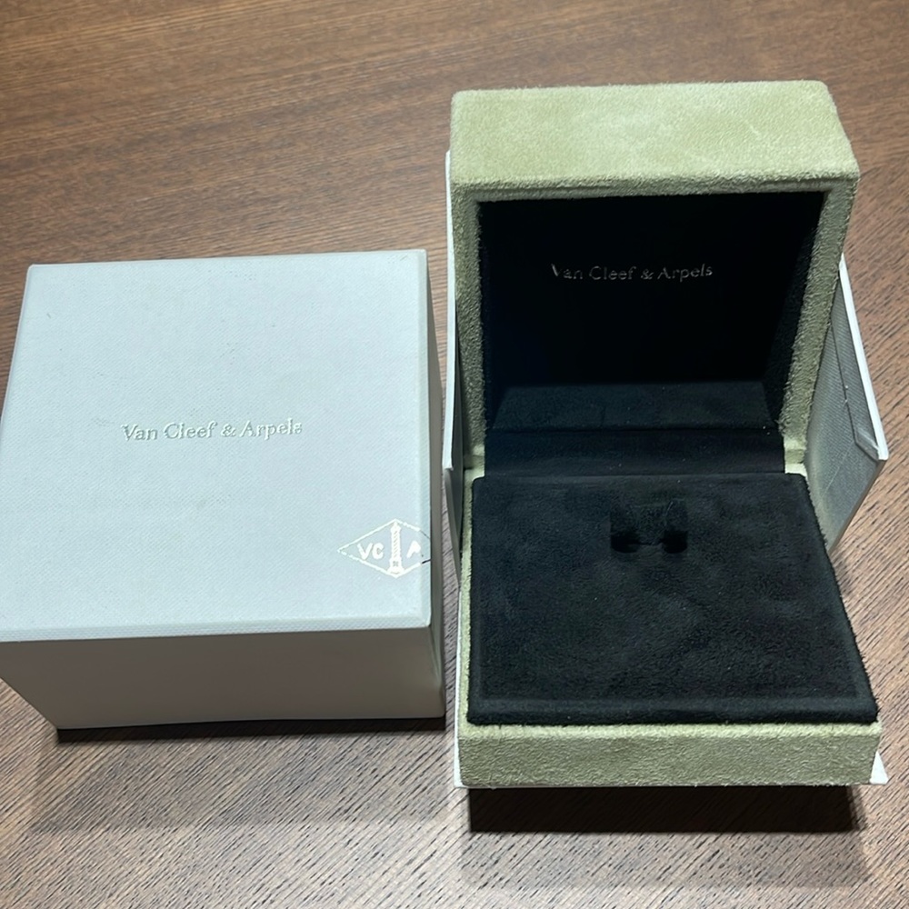 Authentic Vintage Van Cleef & Arpels Jewelry Box in Black and Green
